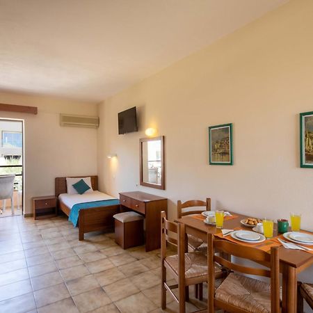 Hotel Rossis Mesongi Luaran gambar